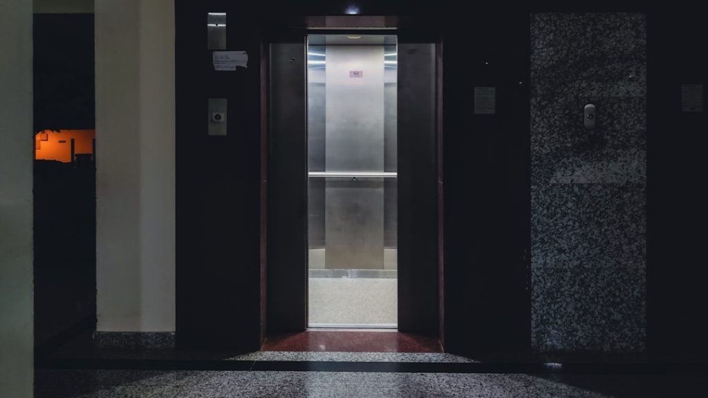 harga lift rumah 3 lantai